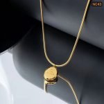 Radiant Oval Embrace Necklace - Image 4