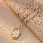 Vintage Rose Gaze Necklace
