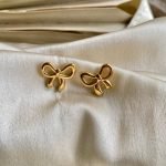Bowtiful Gold Studs earring - Image 2