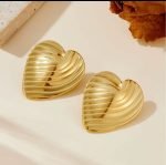 Lustrous Love Studs earring - Image 2