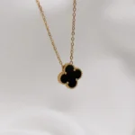 Noir Éclat Clover Necklace