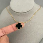 Noir Éclat Clover Necklace - Image 2