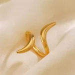 Seraphine Swirl Finger Ring