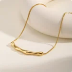 Oro Streamline Pendant Necklace