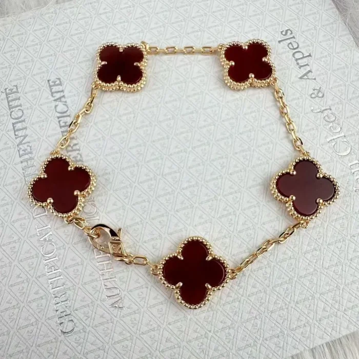 imgi_1_68d58673c3b8f5383404be45-van-cleef-arpels-vintage-alhambra