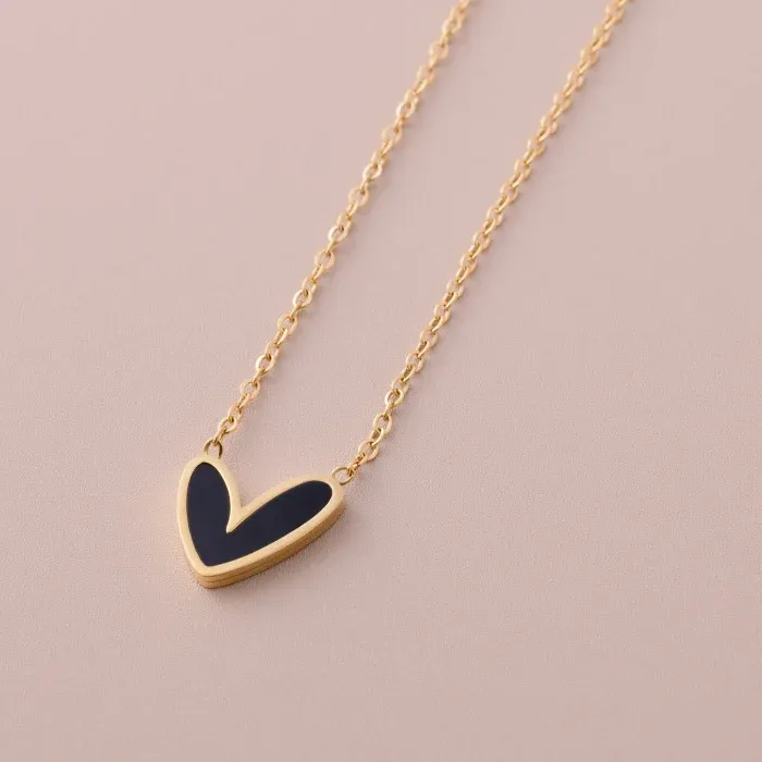 Noir Chic Heart Necklace - Image 4