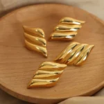 Tri-Wingline Studs Earrings - Image 8