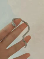Serpentina Curve Earring - Image 13