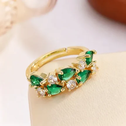 emerald cluster ring
