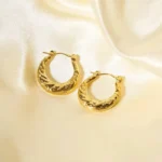 Engraved Garden Gold Hoops Earrings - Image 5