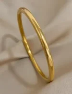 Minimal Thin Gold Band Ring - Image 2